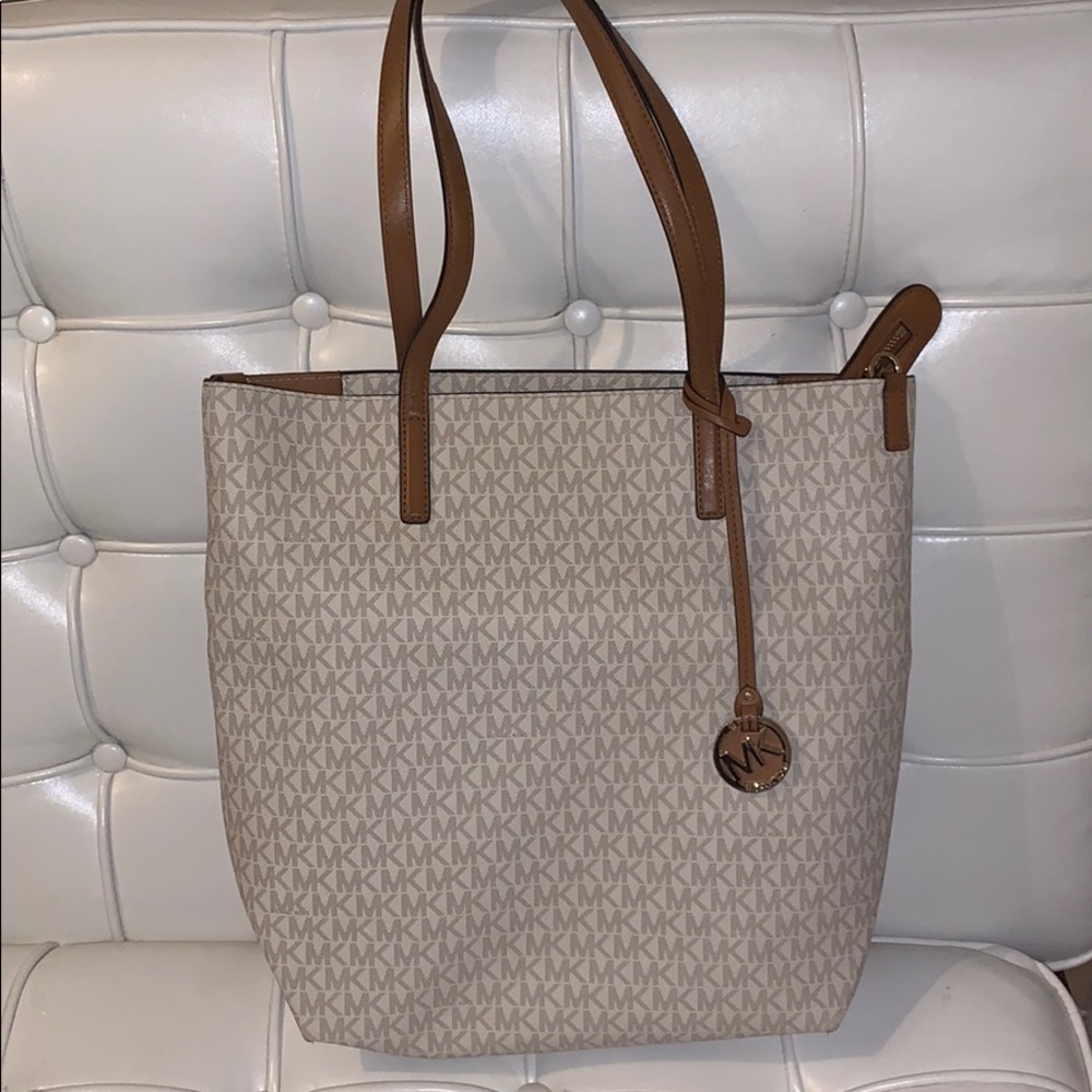 Adorable Michael Kors bag